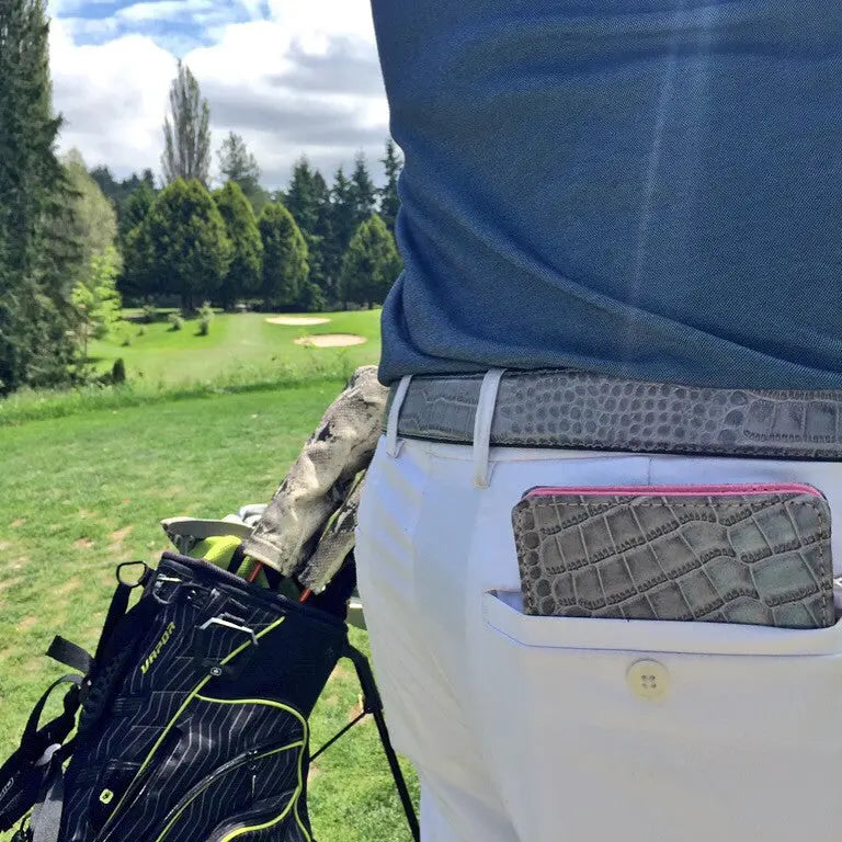 How-to-use-a-Golf-Scorecard-Holder Ace of Clubs Golf Company