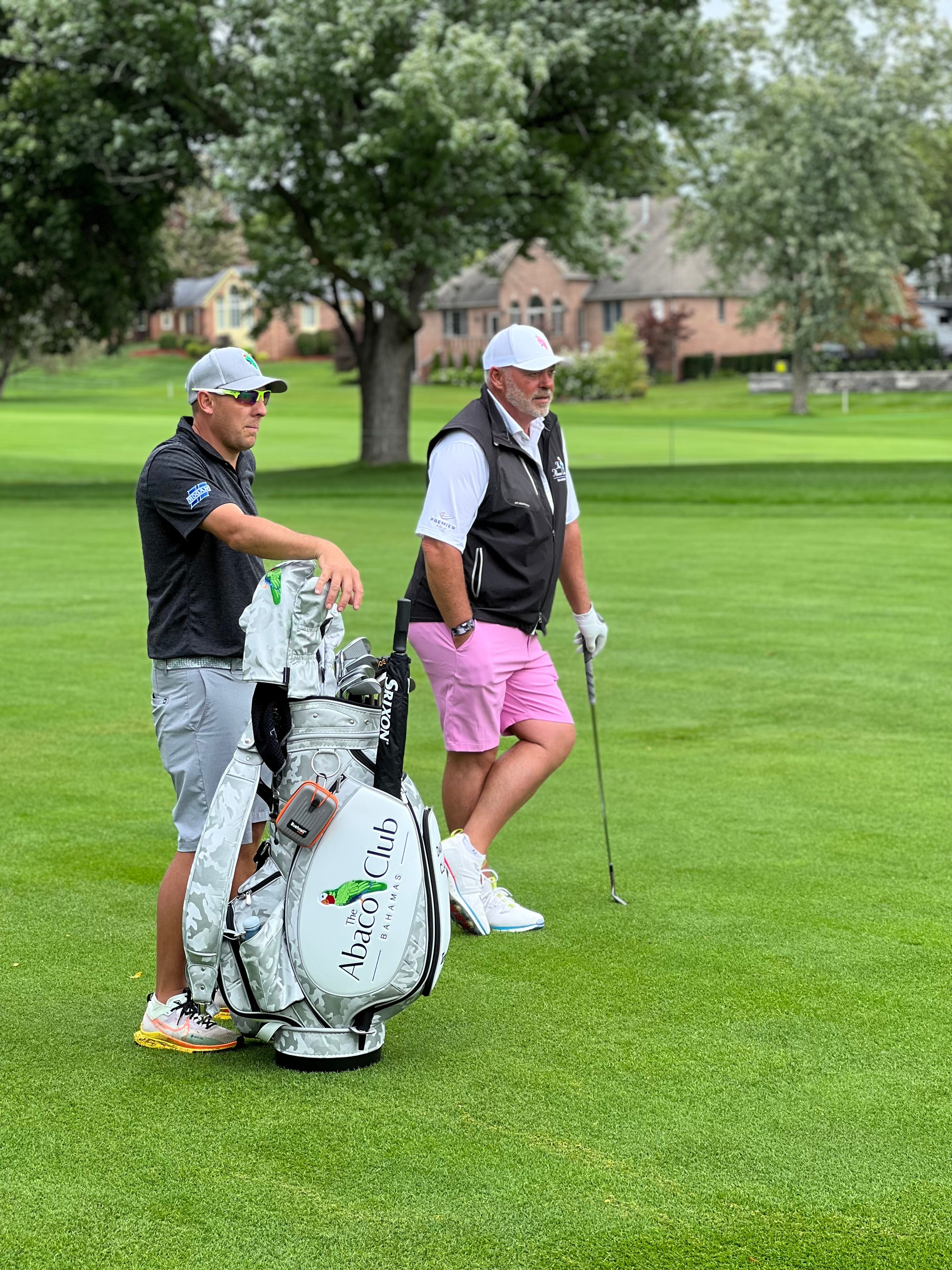 CUSTOM GOLF BAGS Ace of Clubs Golf Company